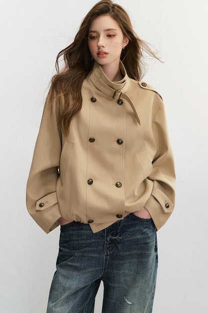 Khakifarbener zweireihiger Trenchcoat