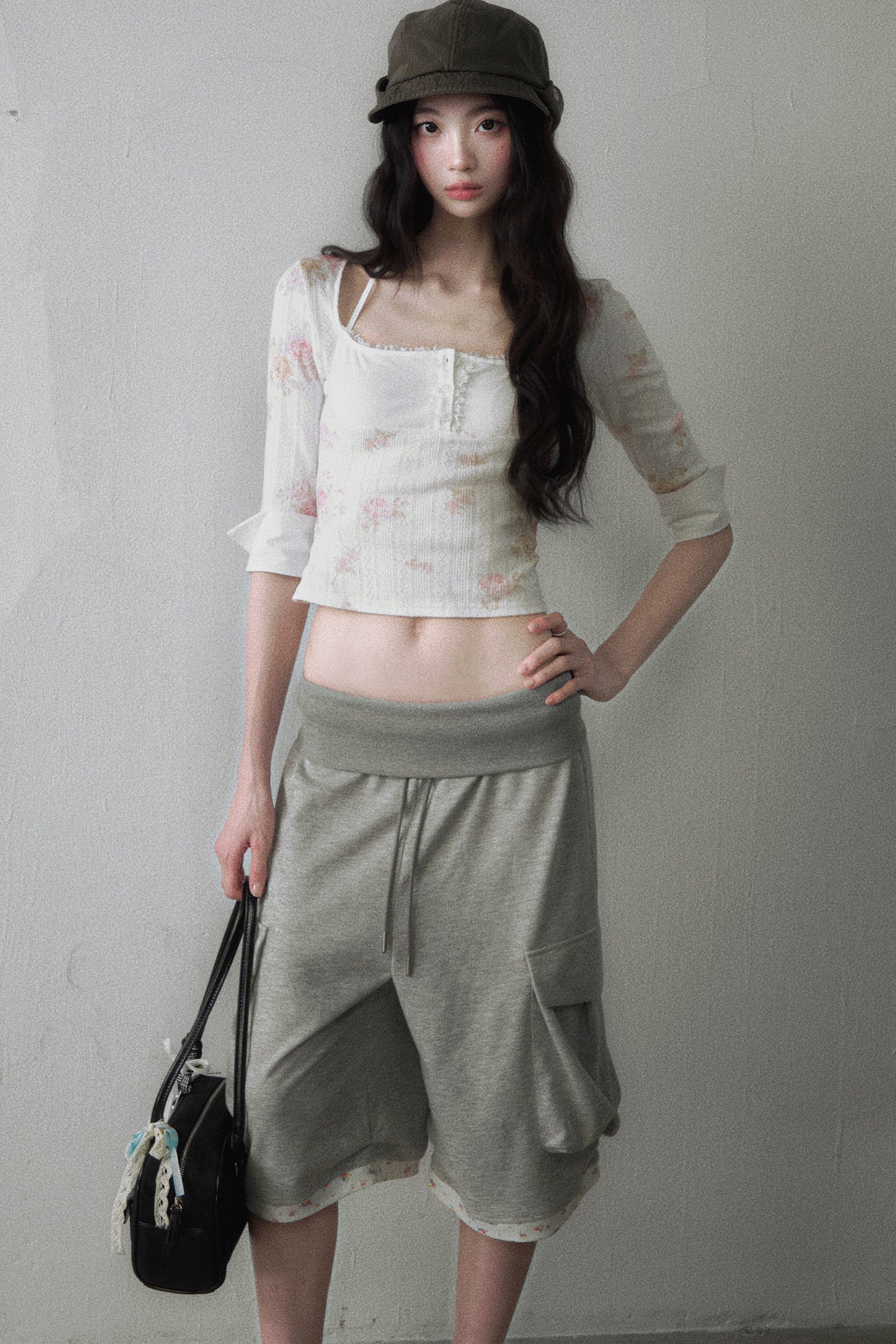 Gray Elastic Waist Cropped Pants