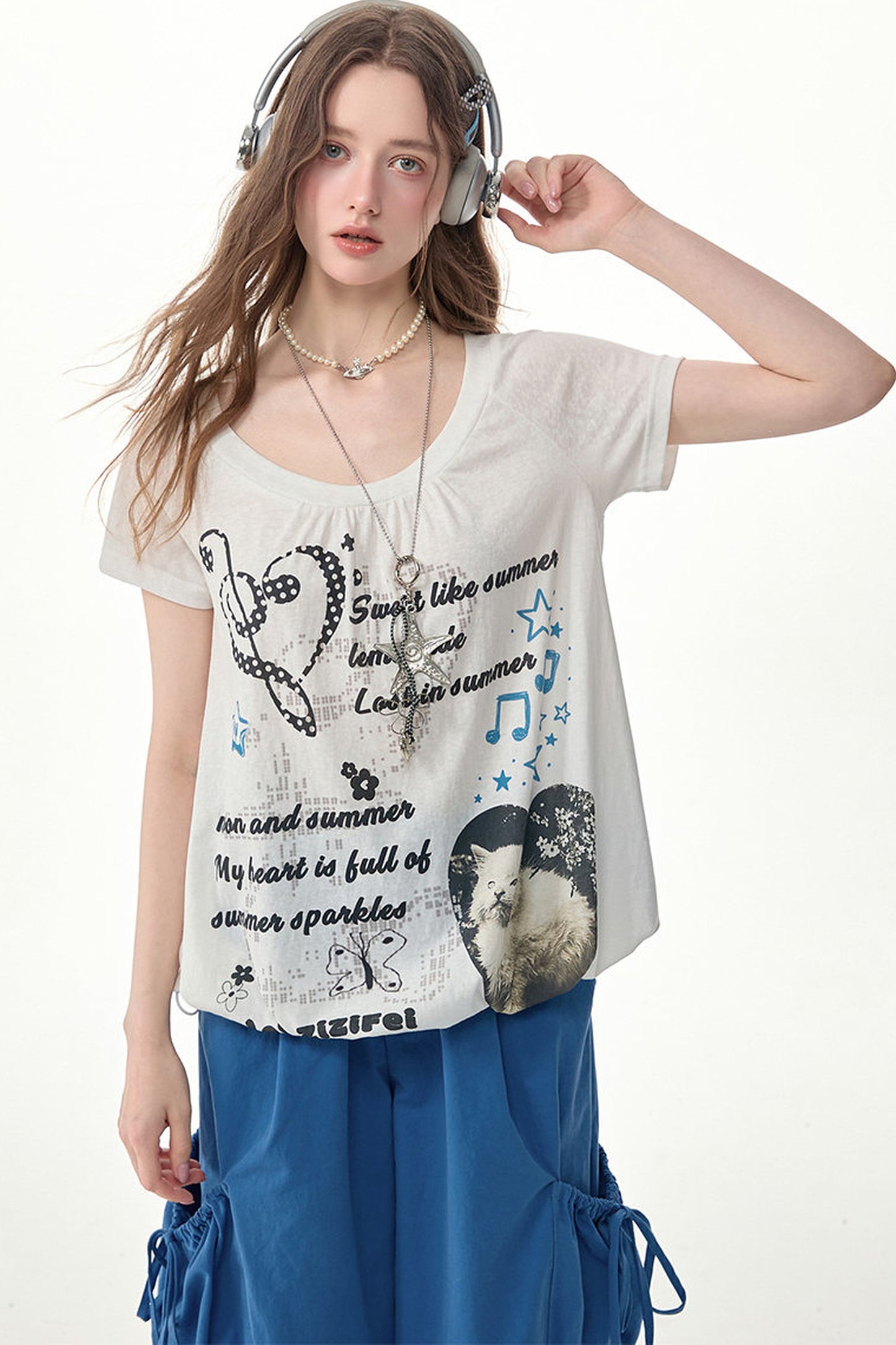 Camiseta de manga corta con cordón ajustable y estampado de gato blanco