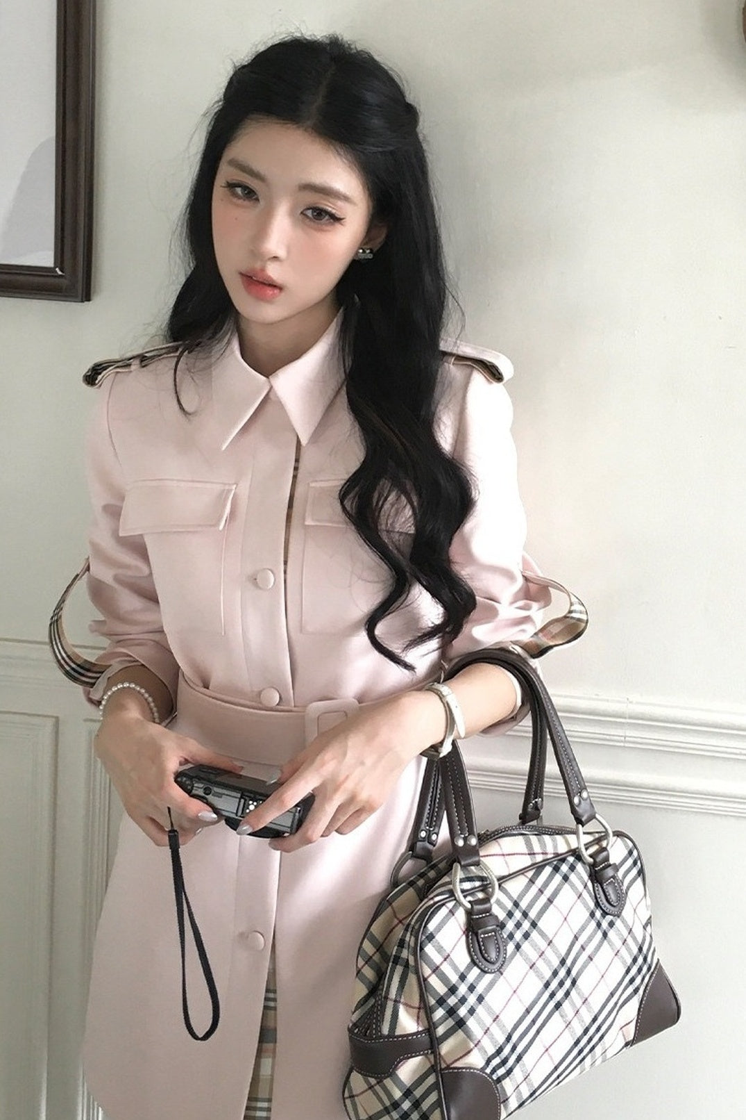 Karierter Trenchcoat in Flickenoptik