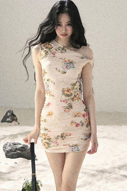 Sommerkleid aus Netzstoff mit Blumenmuster und Fischschwanz-Saum