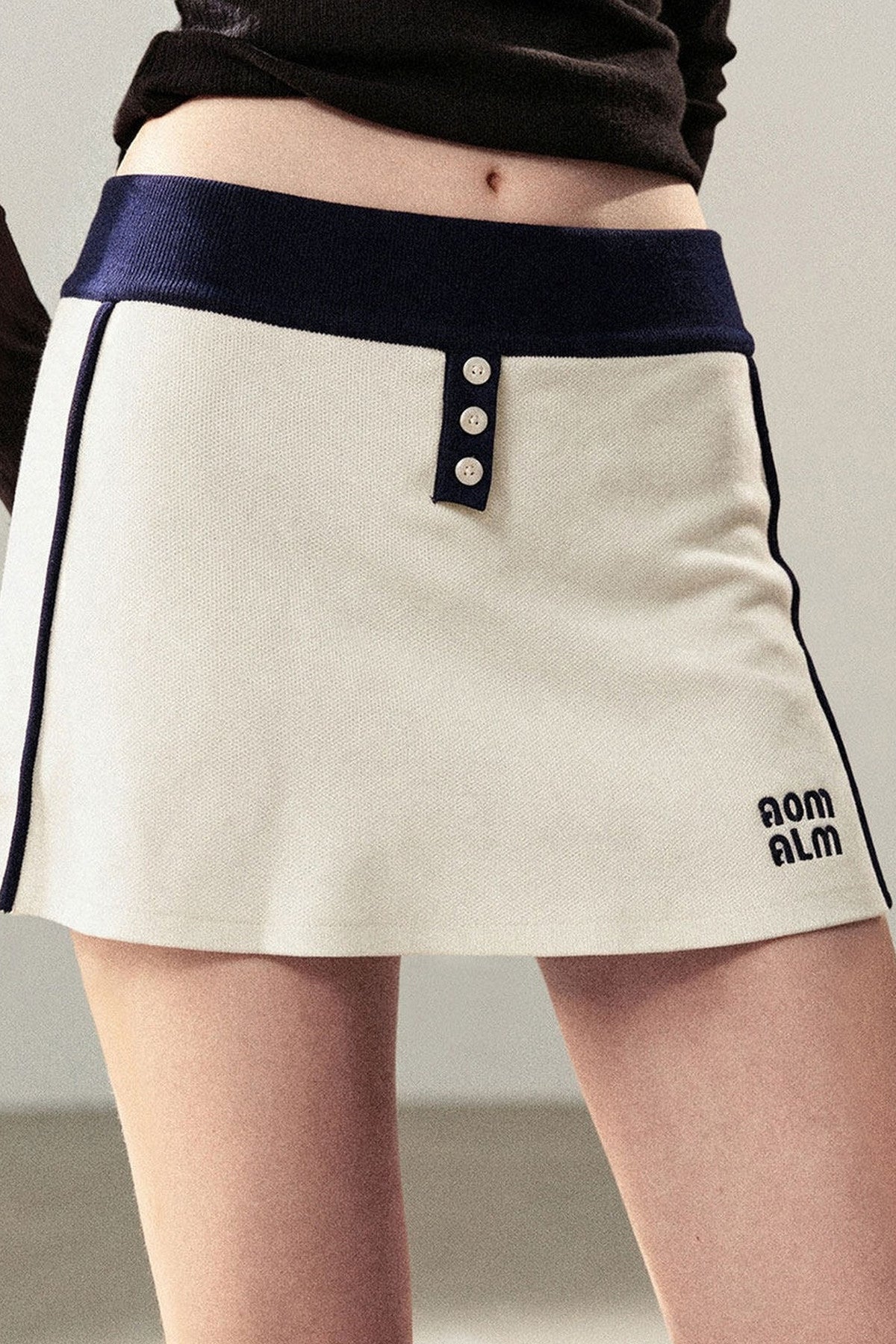 College Style Knitted Top and Short Skirt Two-Piece Set-Up