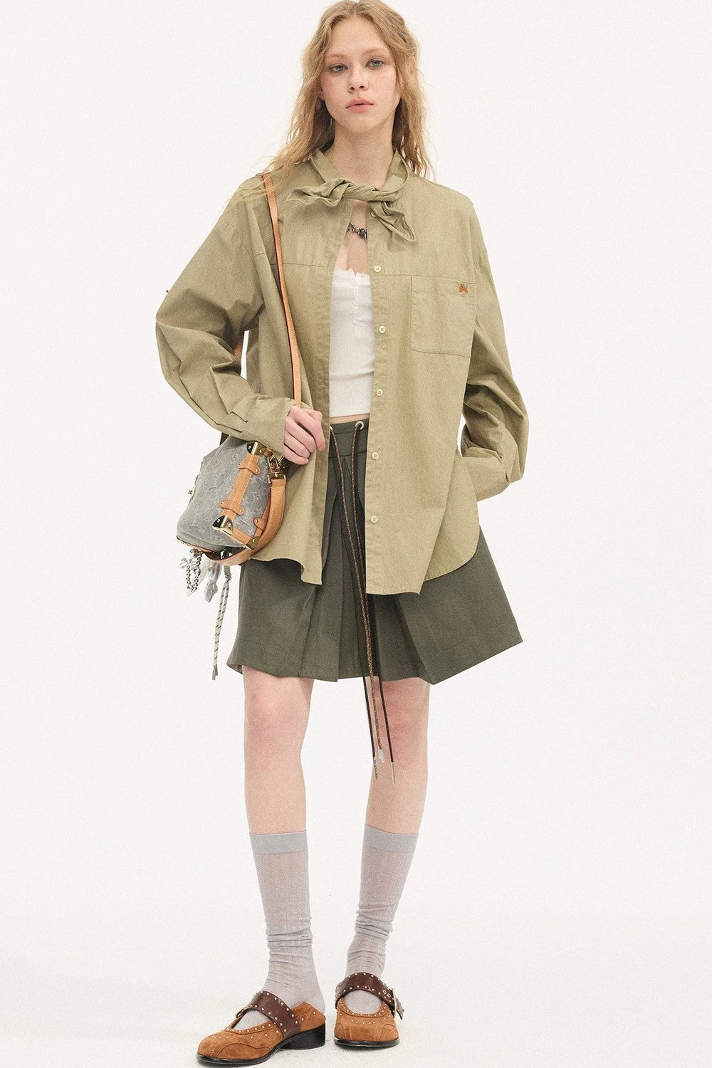 Camicia ricamata a maniche lunghe in stile preppy