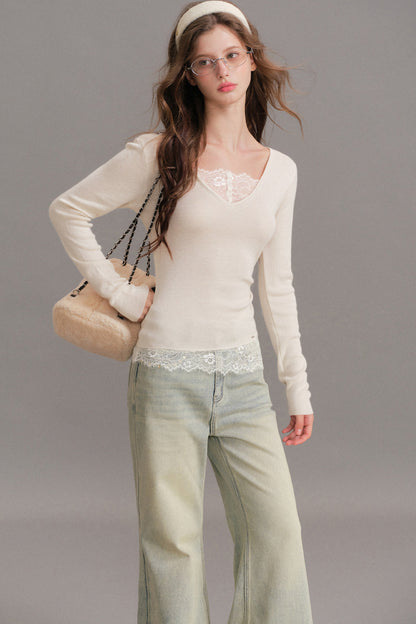T-shirt in maglia a coste con scollo a V e strati effetto pizzo