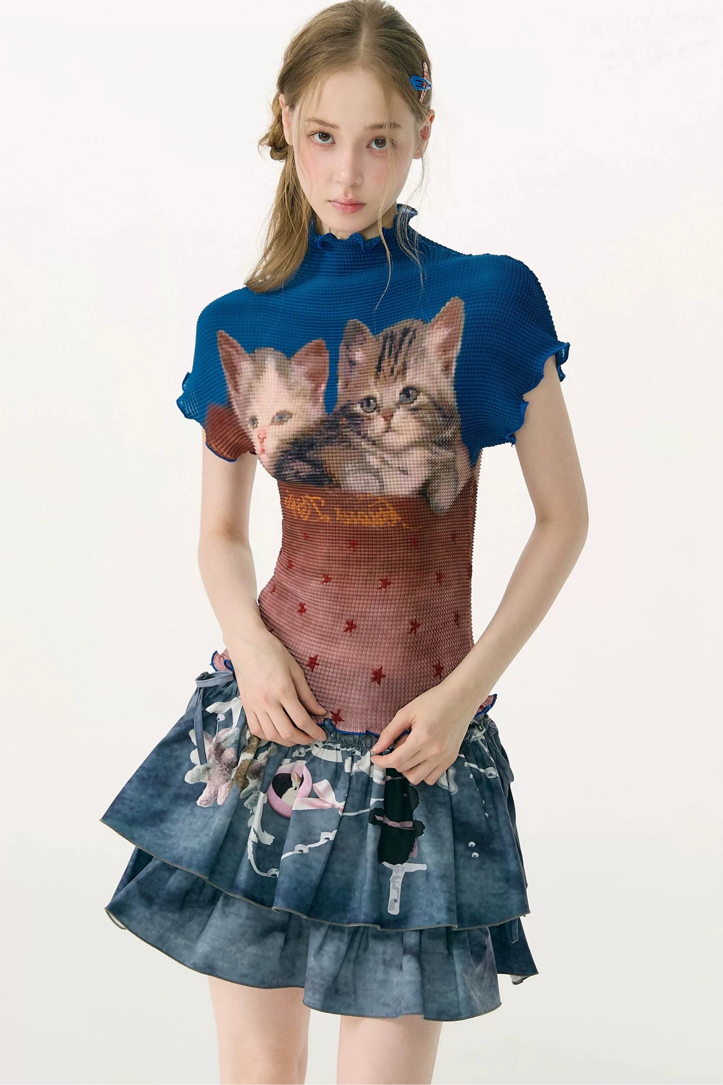 Blusa a blocchi di colore con stampa di gatti