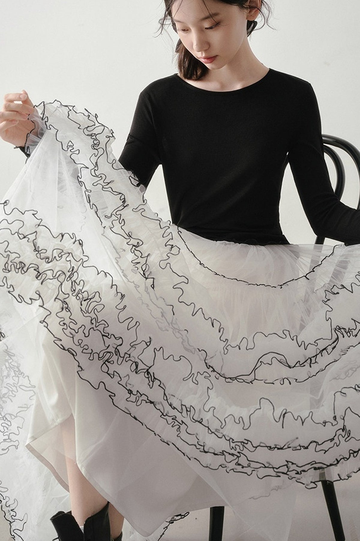 White Puffy Black Ruffle Stitching Skirt