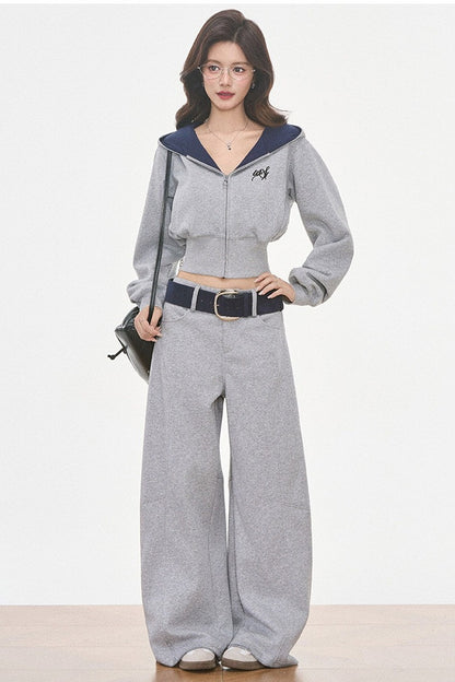 Ensemble sweat-shirt à capuche gris et pantalon large