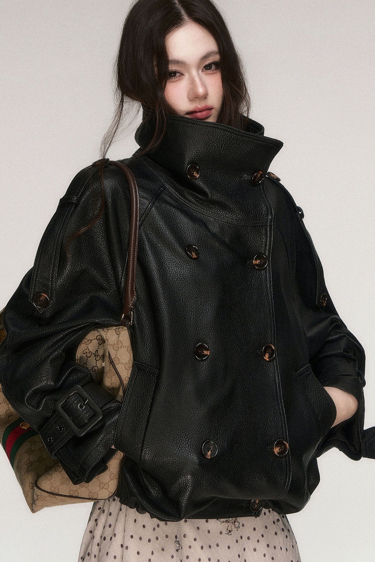 Lederjacke mit lockerer Silhouette und zweireihiger Knopfleiste