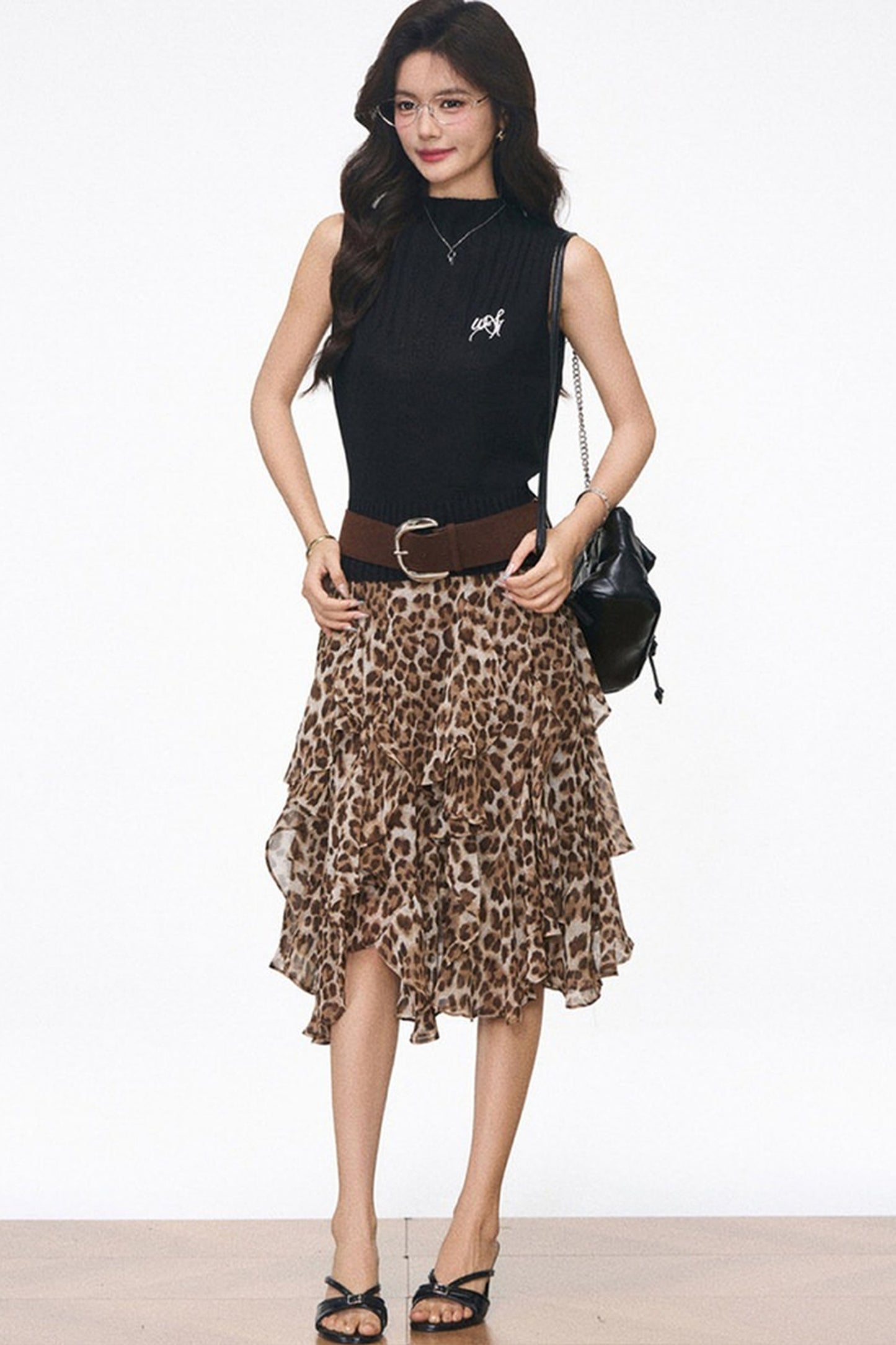 Set aus Strickweste und Leopardenrock