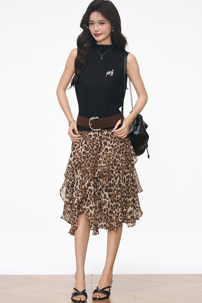 Set aus Strickweste und Leopardenrock