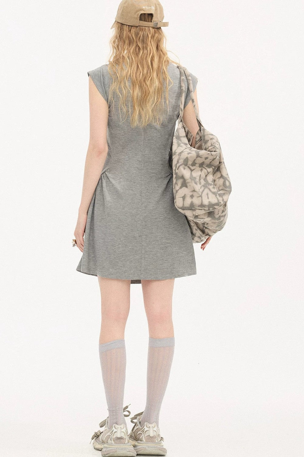 Vestido de cuello en V con mangas con volantes