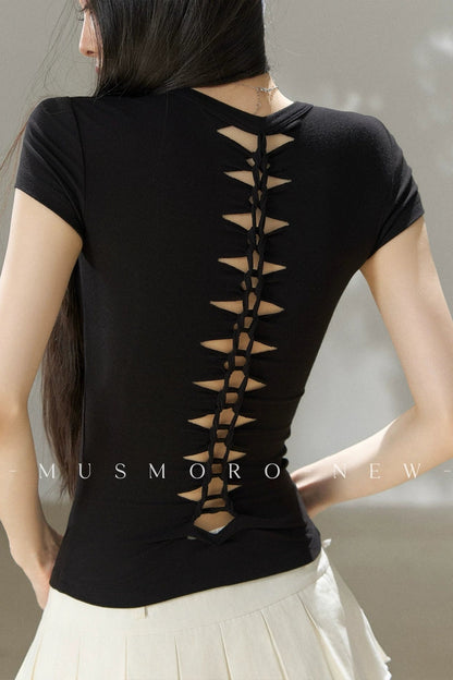 Kurzärmelige Bluse mit gedrehtem Rücken