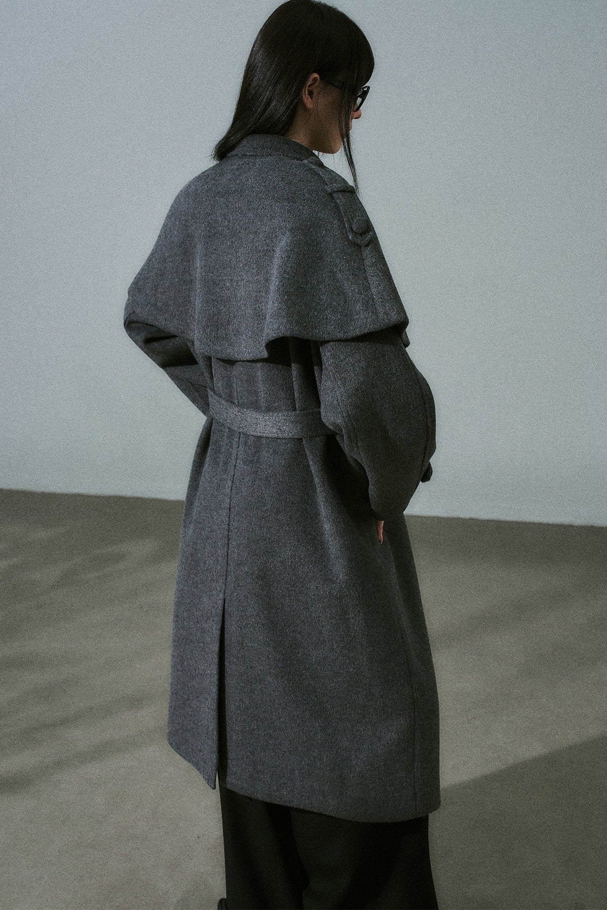 Cappotto in lana floreale fatto a mano