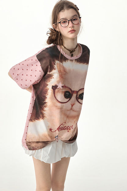 Süßes, lässiges T-Shirt mit Katzenmotiv