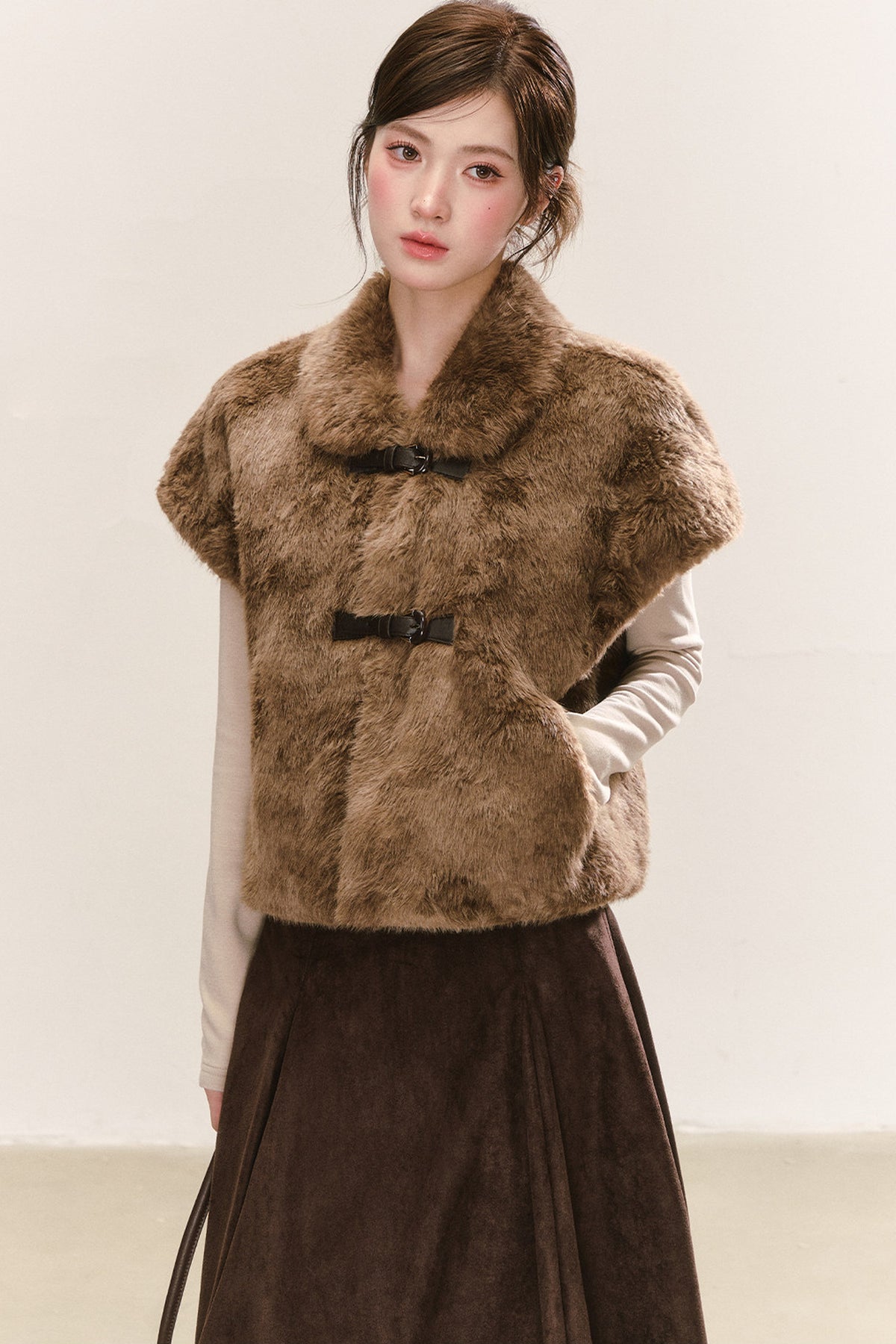 Gilet sans manches en fausse fourrure marron