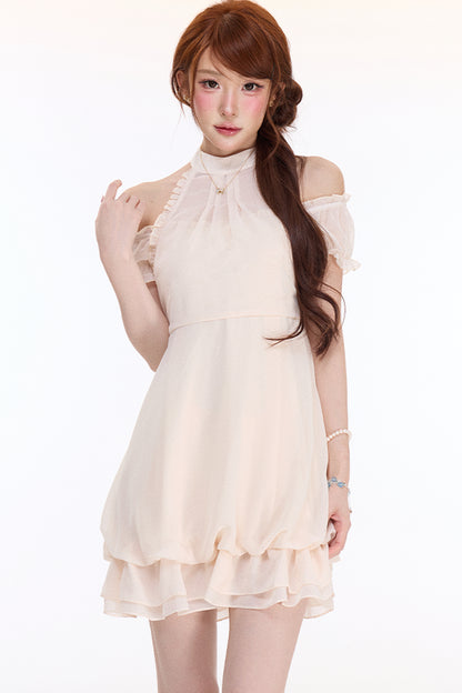 Kurzarmkleid mit Rüschen und Neckholder
