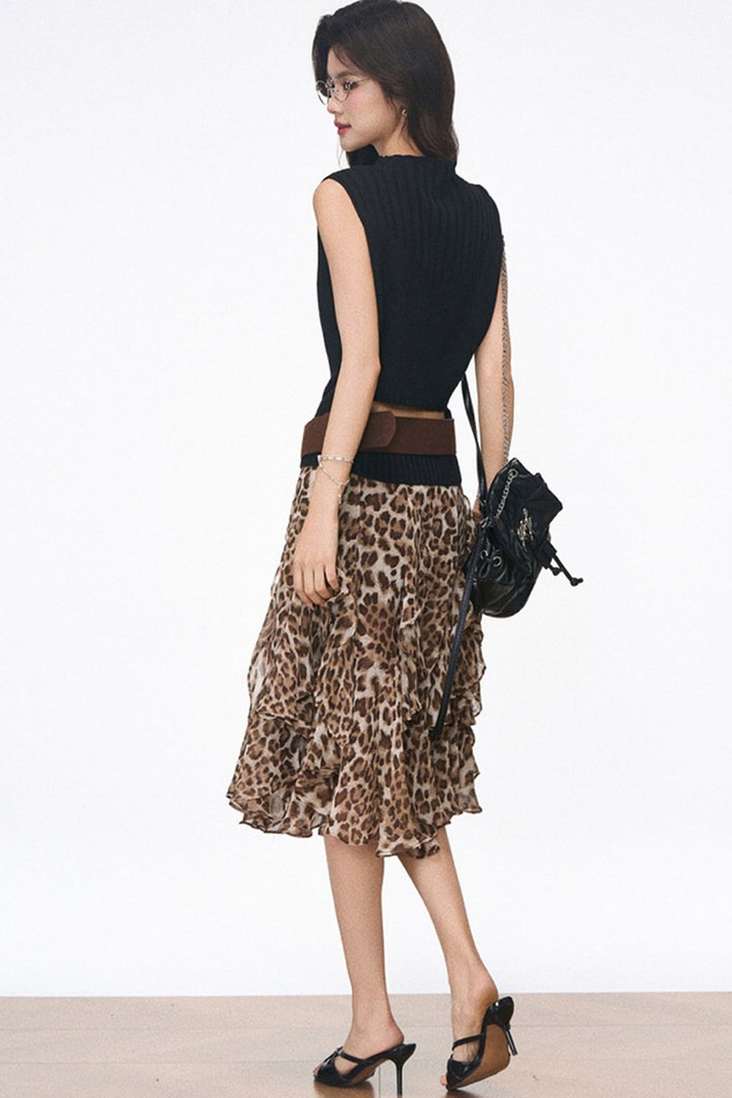 Set aus Strickweste und Leopardenrock