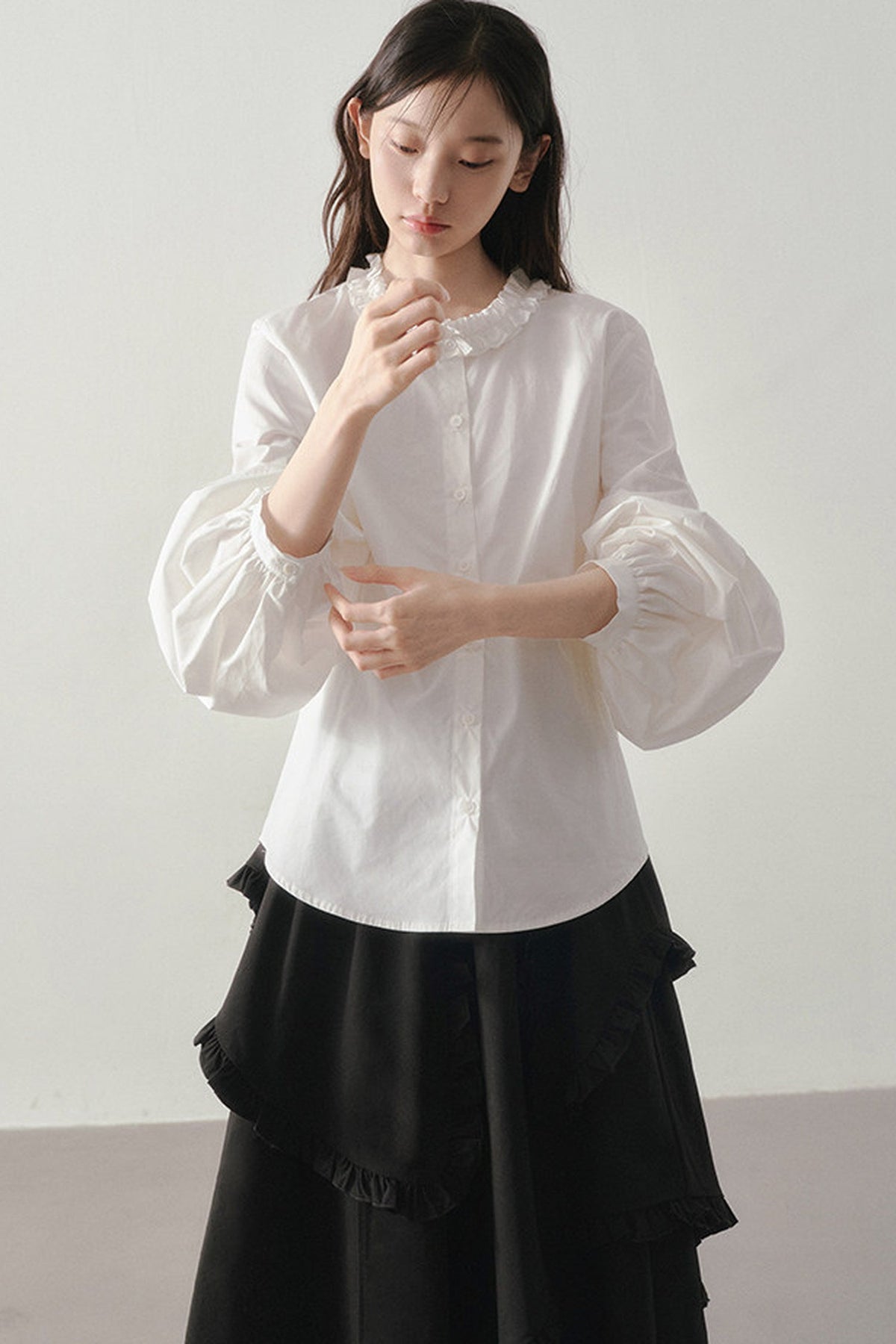 White Ruffled Collar Lantern Sleeve Blouse