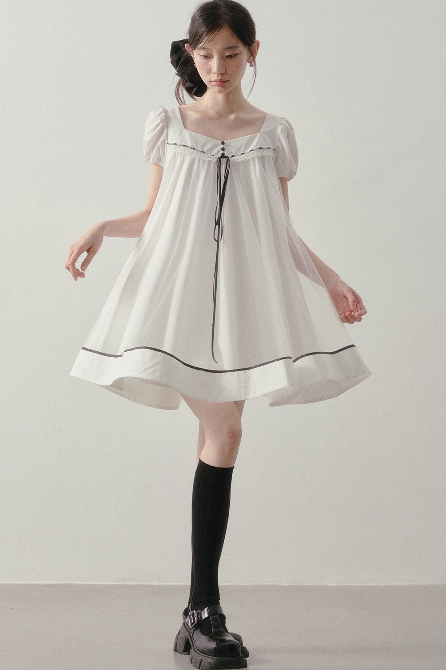 White A-Line Puff Sleeve Contrast Piping Dress