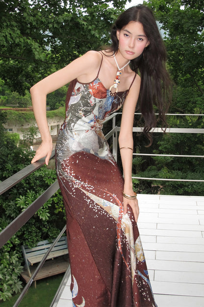 Set aus bedrucktem Neckholder-Trägerkleid und Strickjacke