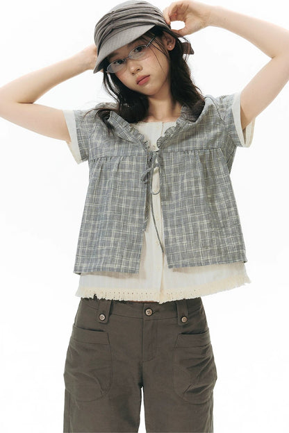 Camicia a quadri con volant e scollo a V