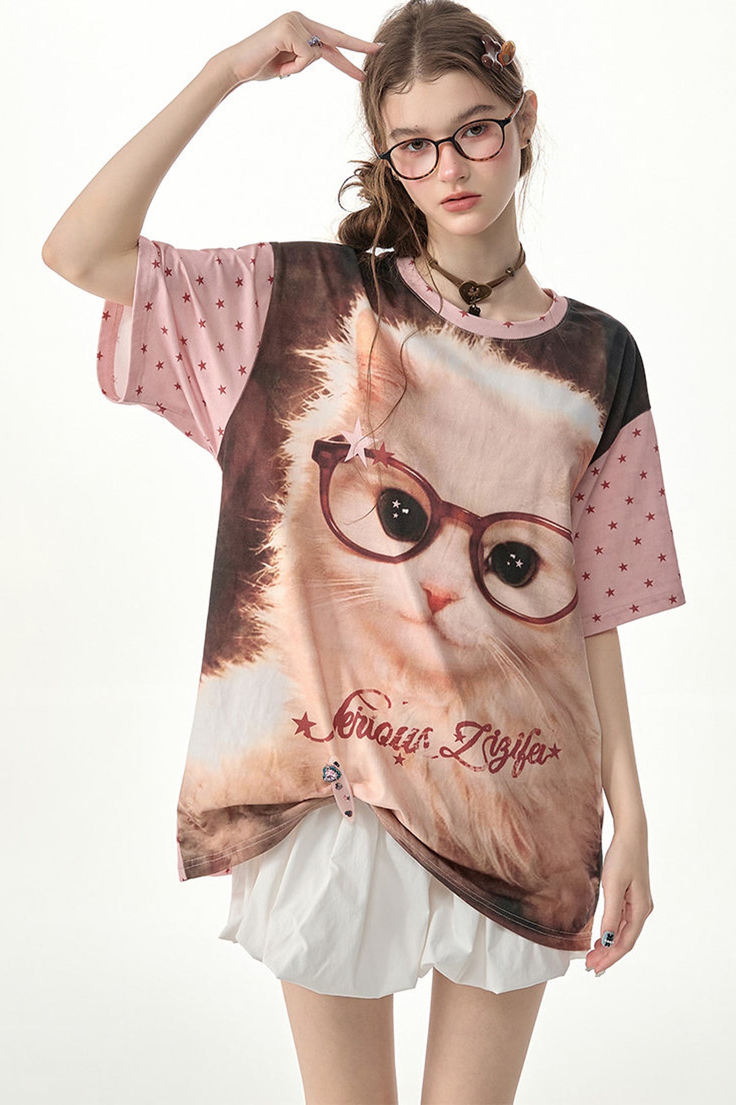 Süßes, lässiges T-Shirt mit Katzenmotiv