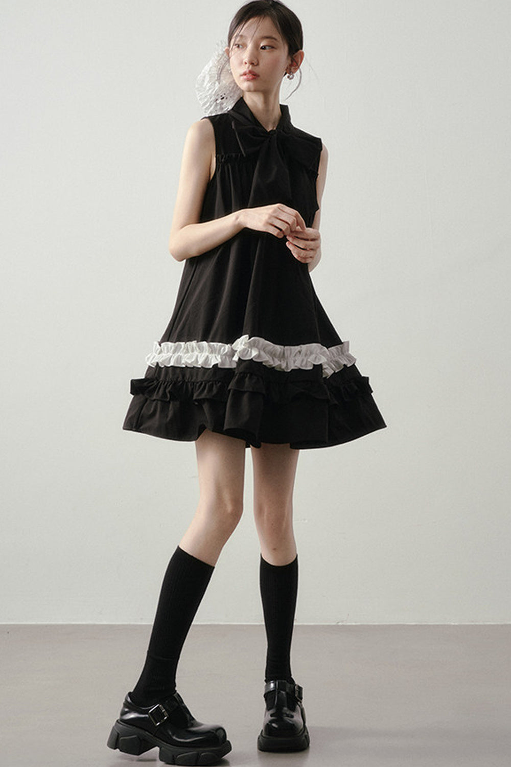 Hepburn schwarzes Spitzenkleid