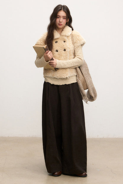 Conjunto de pantalones de pierna ancha y chaqueta marrón oscuro