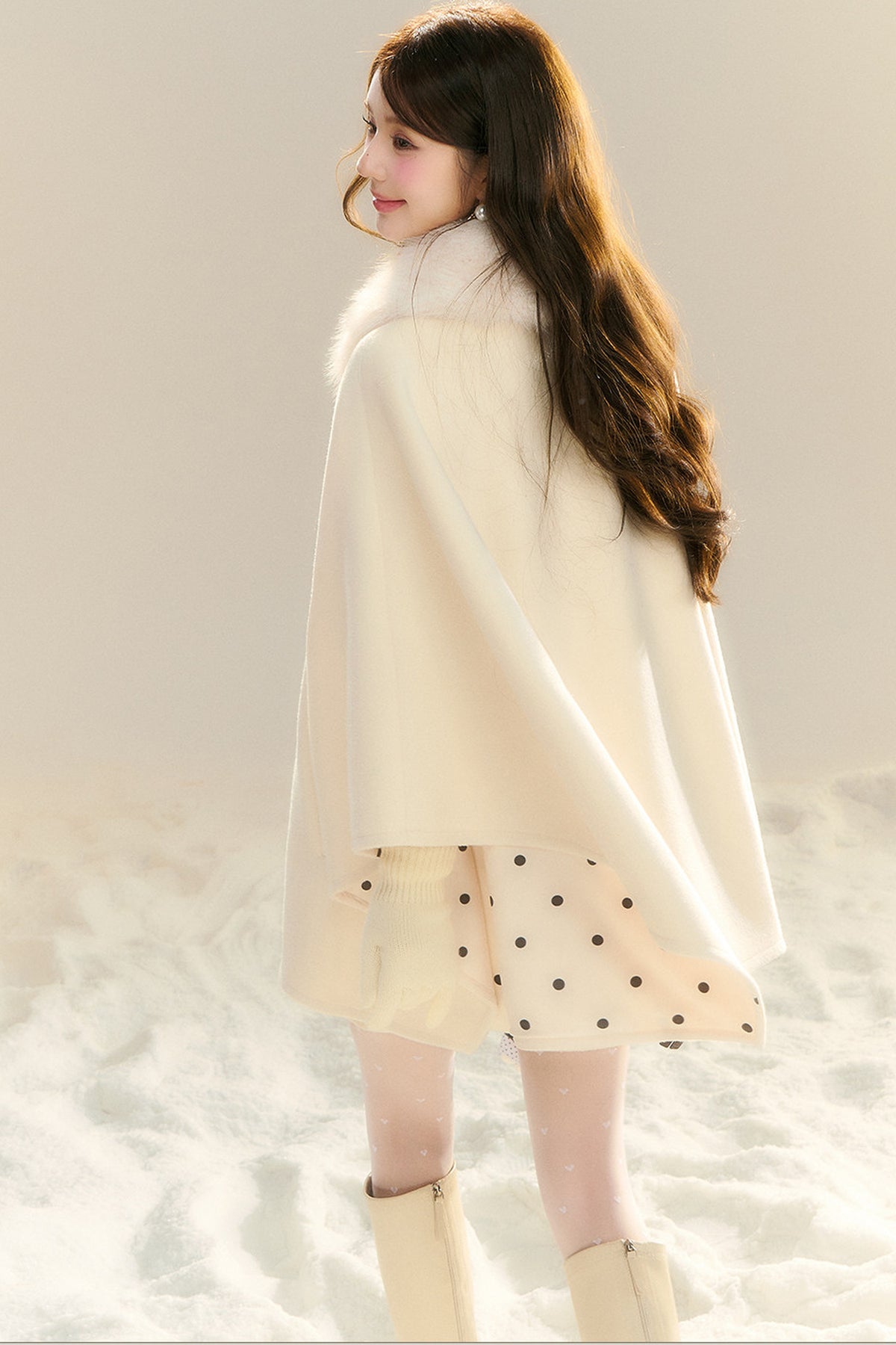 Miu 스타일 물방울무늬 케이프