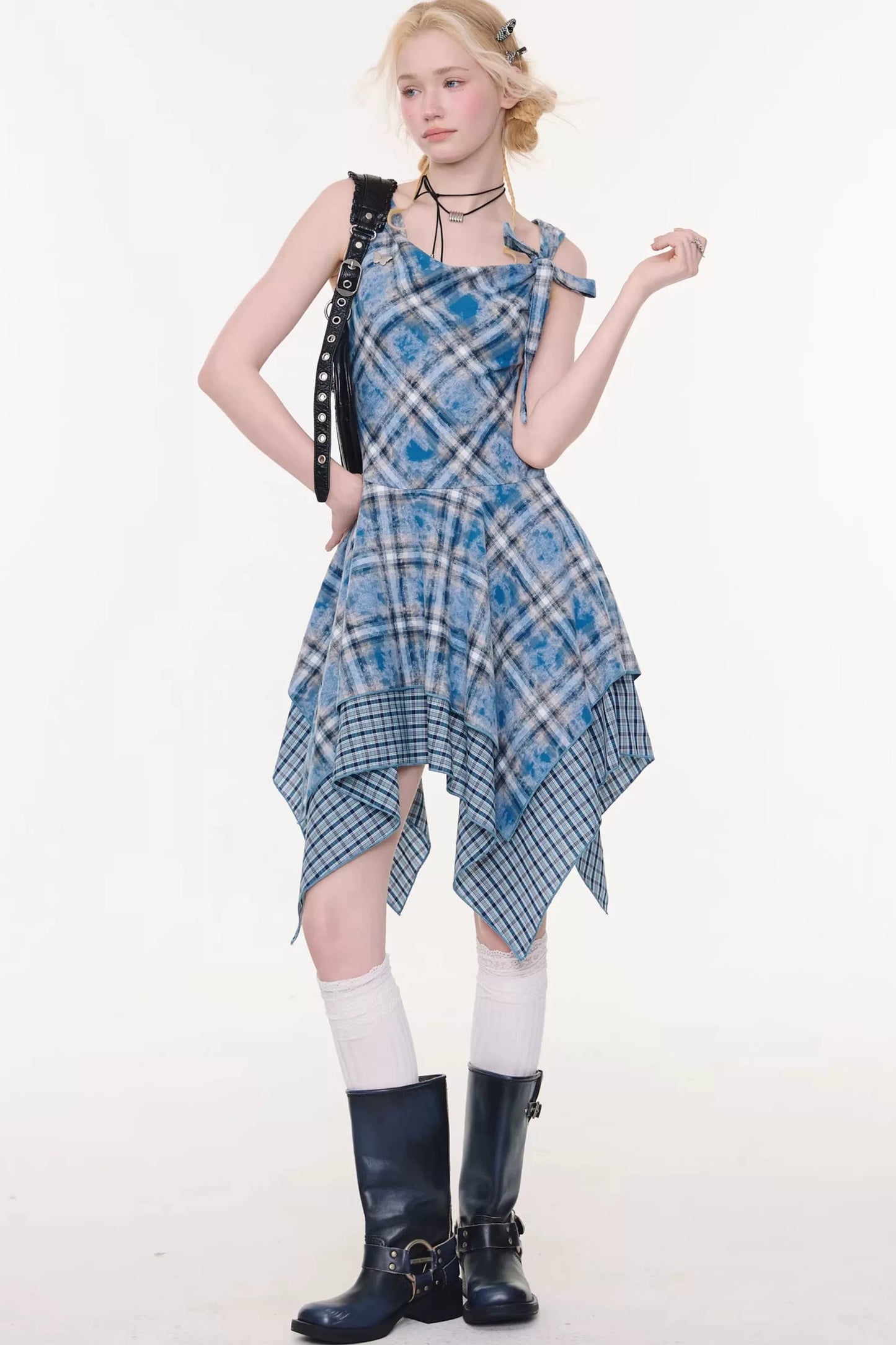 Vestido de tirantes de cuadros azules irregulares