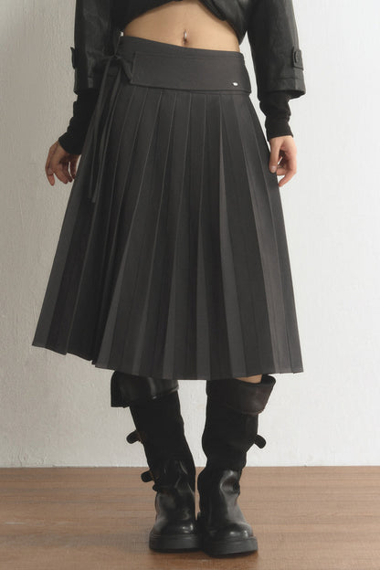Jupe trapèze plissée à taille haute et à nouer