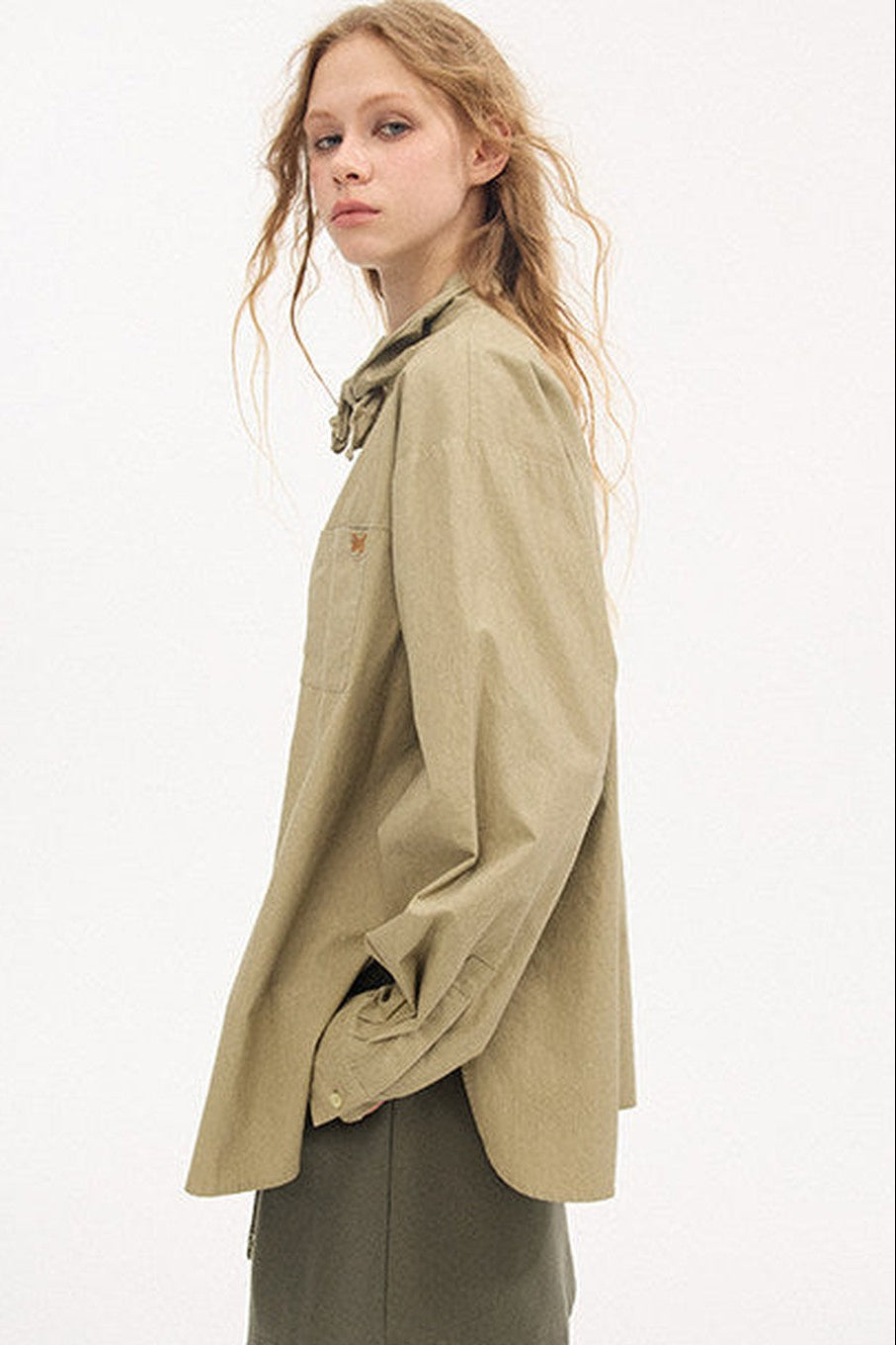 Camicia ricamata a maniche lunghe in stile preppy