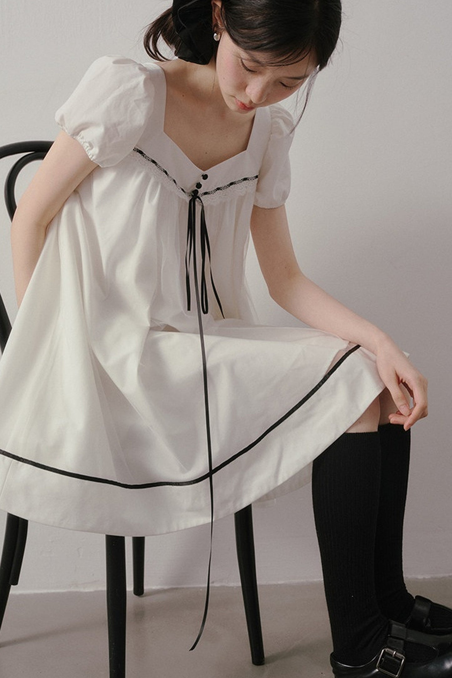 White A-Line Puff Sleeve Contrast Piping Dress
