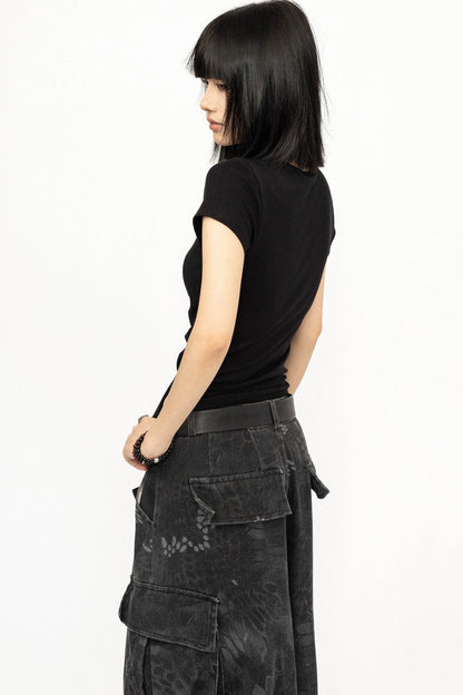 Top retro negro con cuello en V