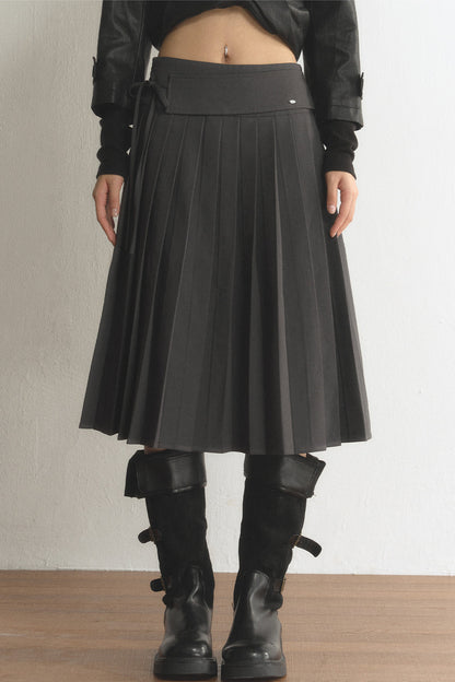 Jupe trapèze plissée à taille haute et à nouer