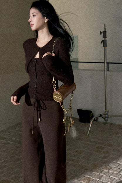 Strickjacke mit Pailletten und Camisole-Set