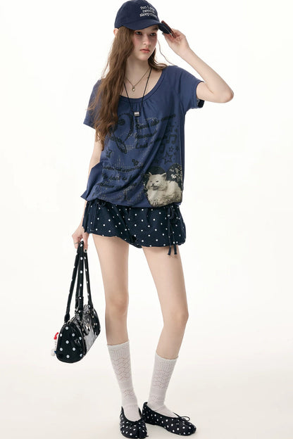 Dunkelblaue gepunktete Shorts mit hoher Taille