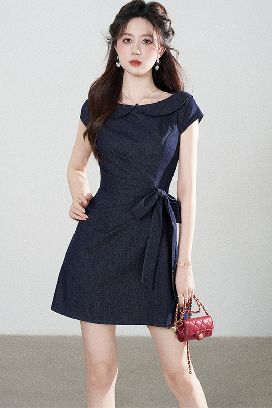 Abito blu in denim con colletto Peter Pan, pieghettato, linea ad A