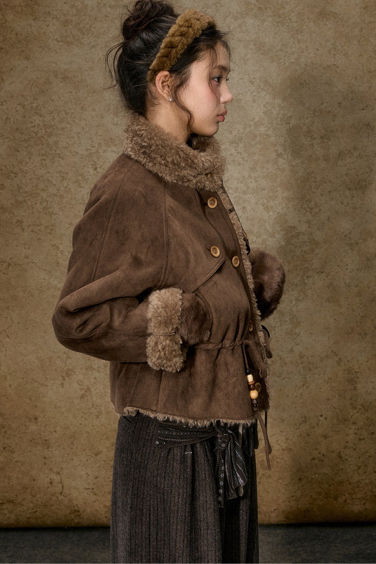 Dicke Plüschjacke mit Revers