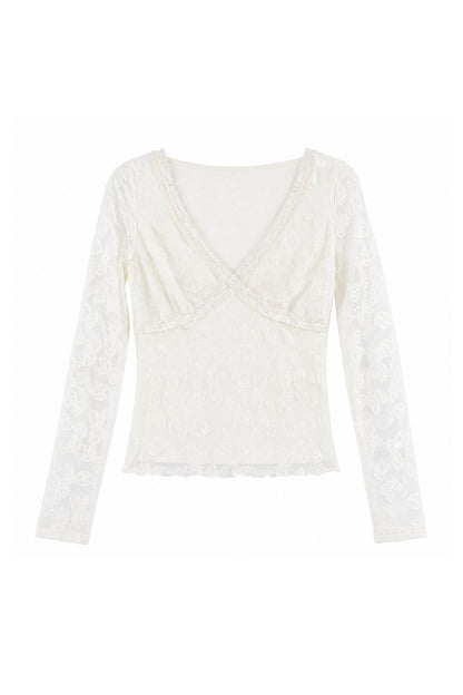 Ensemble 3 pièces composé d’une veste délavée, d’un haut à manches longues en dentelle et d’une jupe