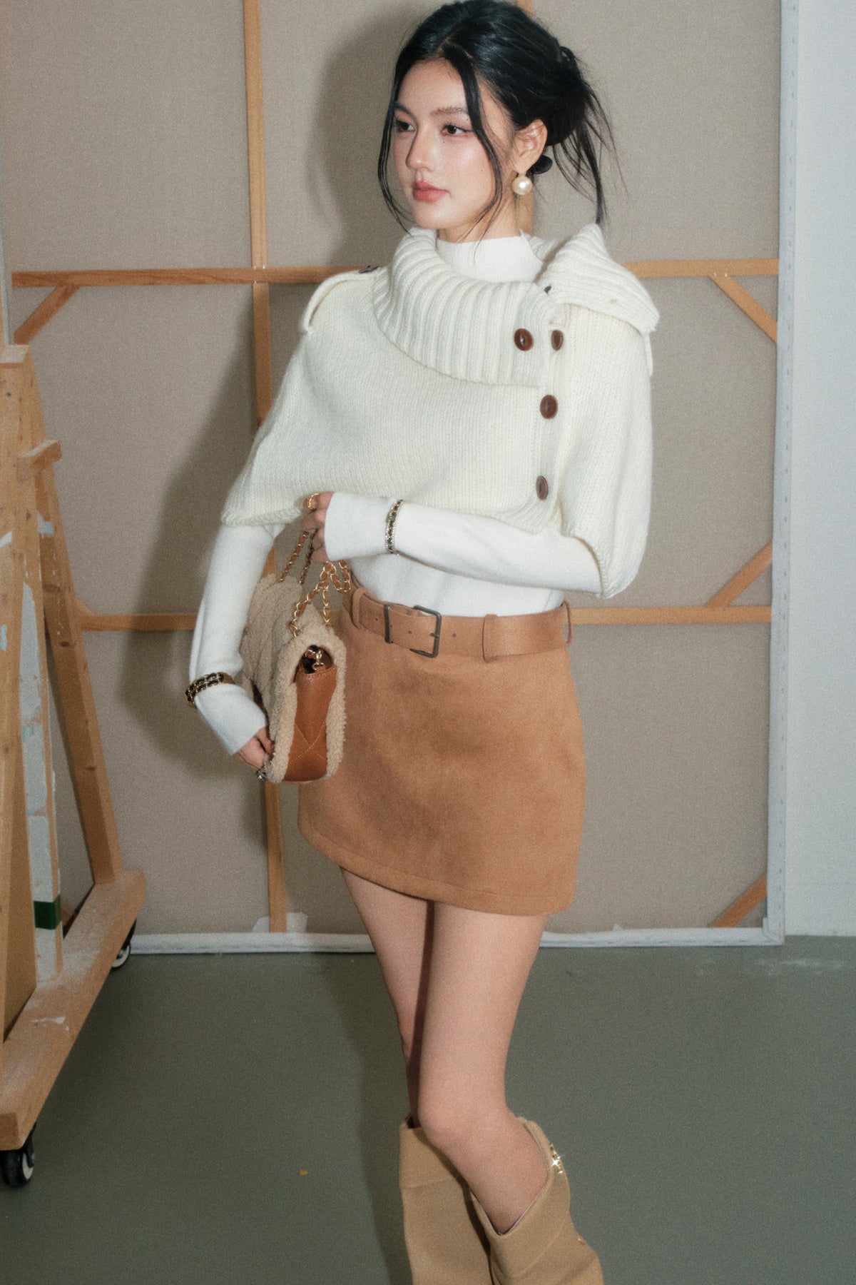 Off-White Asymmetrical Wool Knit Cape Set-Up
