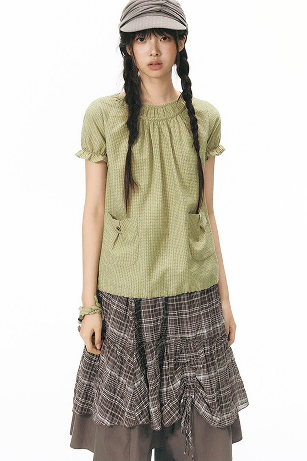 Camicia girly con maniche a sbuffo e girocollo
