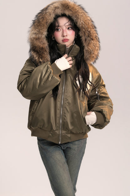 Chaqueta bomber con capucha de pelo y lazo