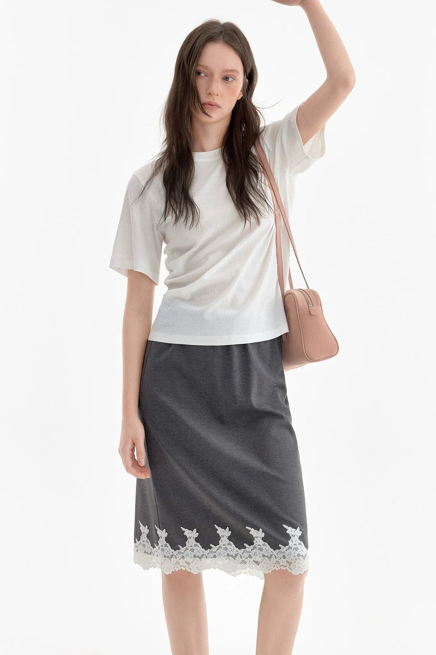 Simple and Atmospheric White T-Shirt