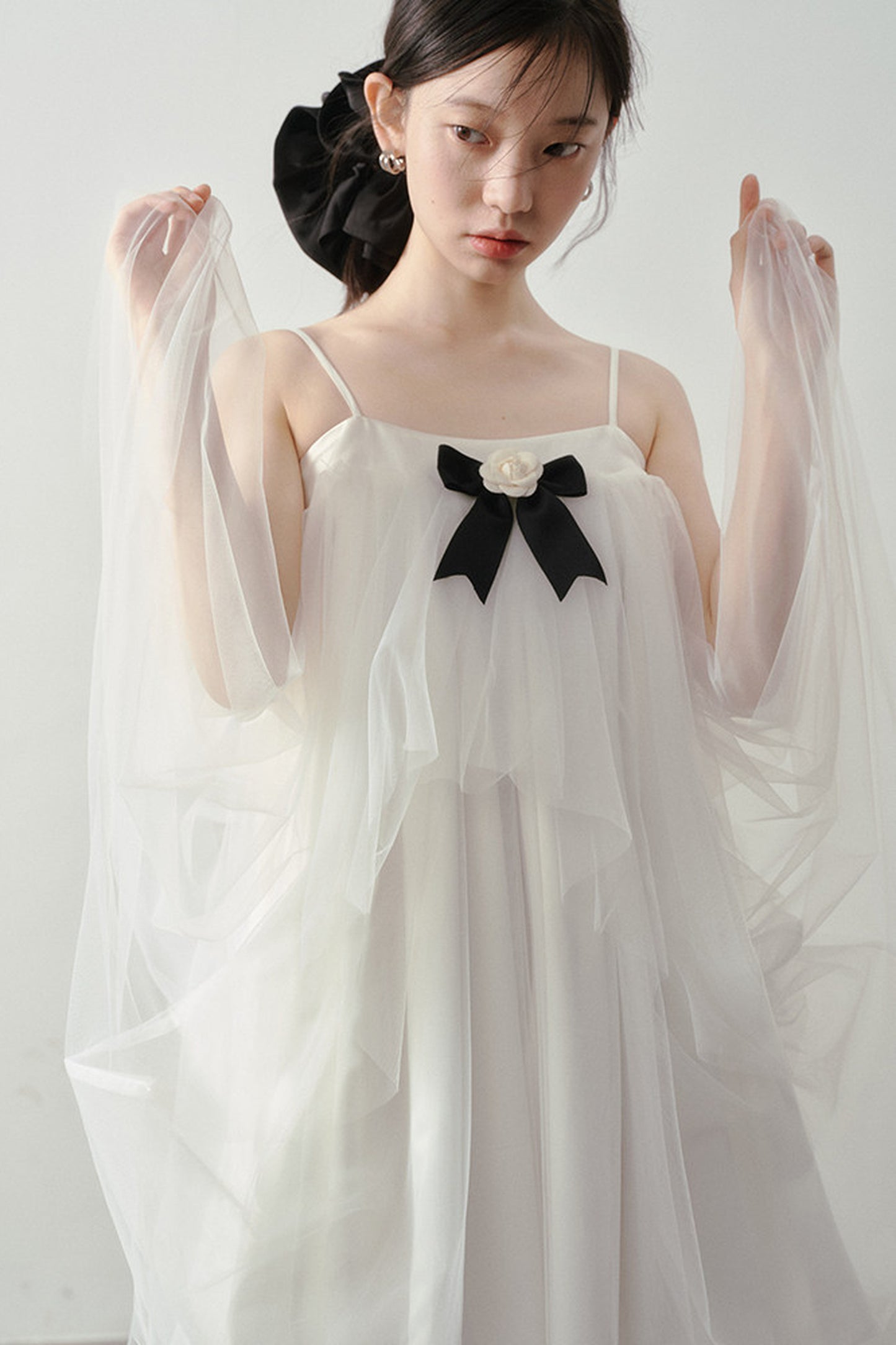 Robe à bretelles en résille française