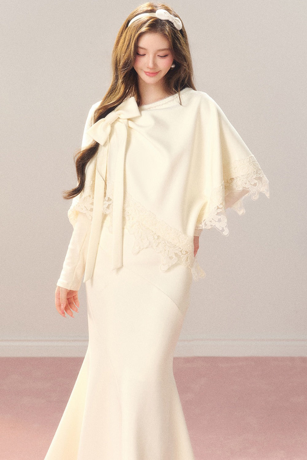 Artistic Bow Lace Knit Cape and Skirt Set-Up