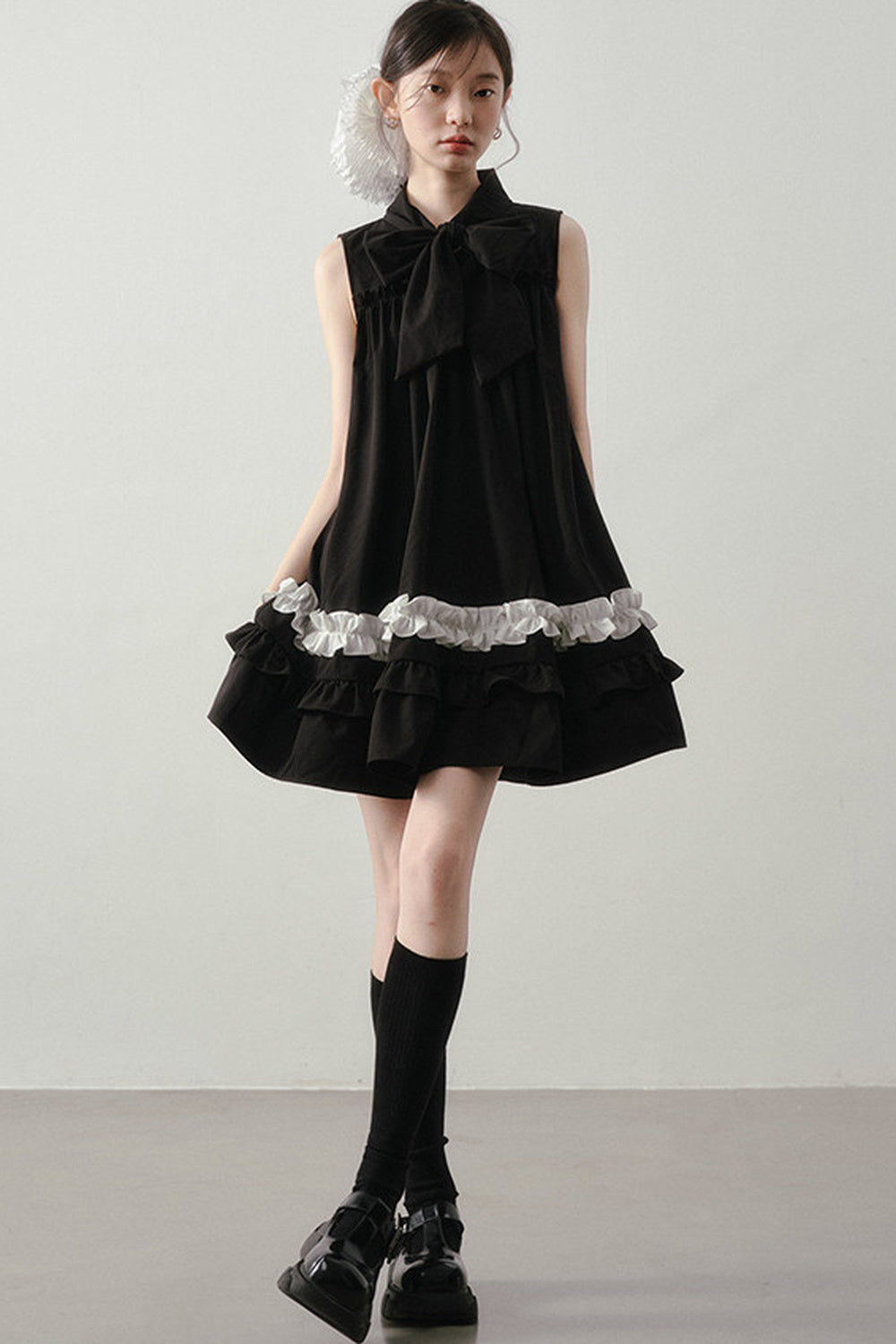 Hepburn schwarzes Spitzenkleid