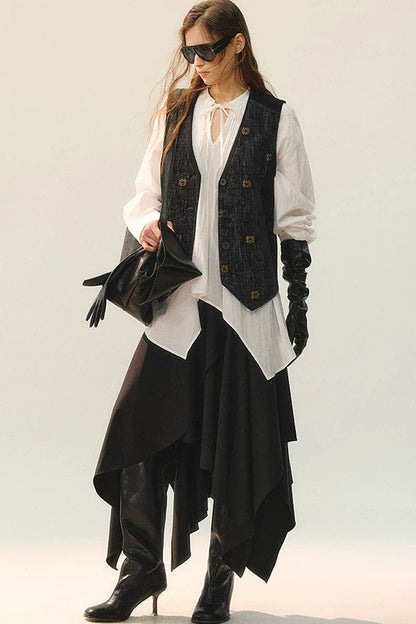 Completo rétro con gilet e gonna con perline