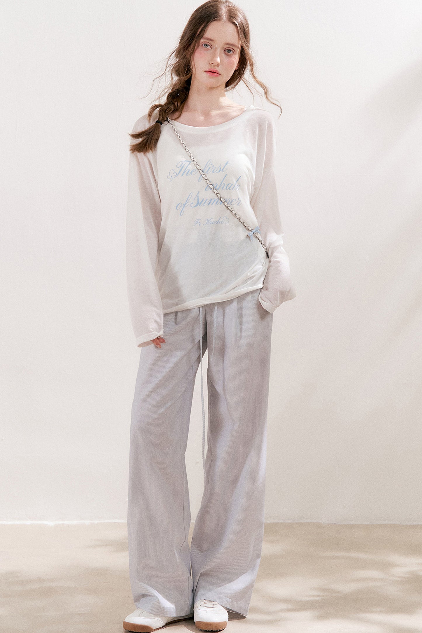 Blusa in lino con stampa a lettere e fiocco di neve