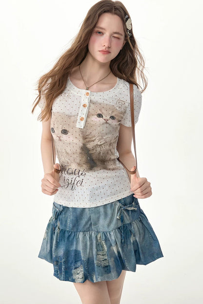 Schmal geschnittenes Oberteil mit Polka-Dots und Katzenprint